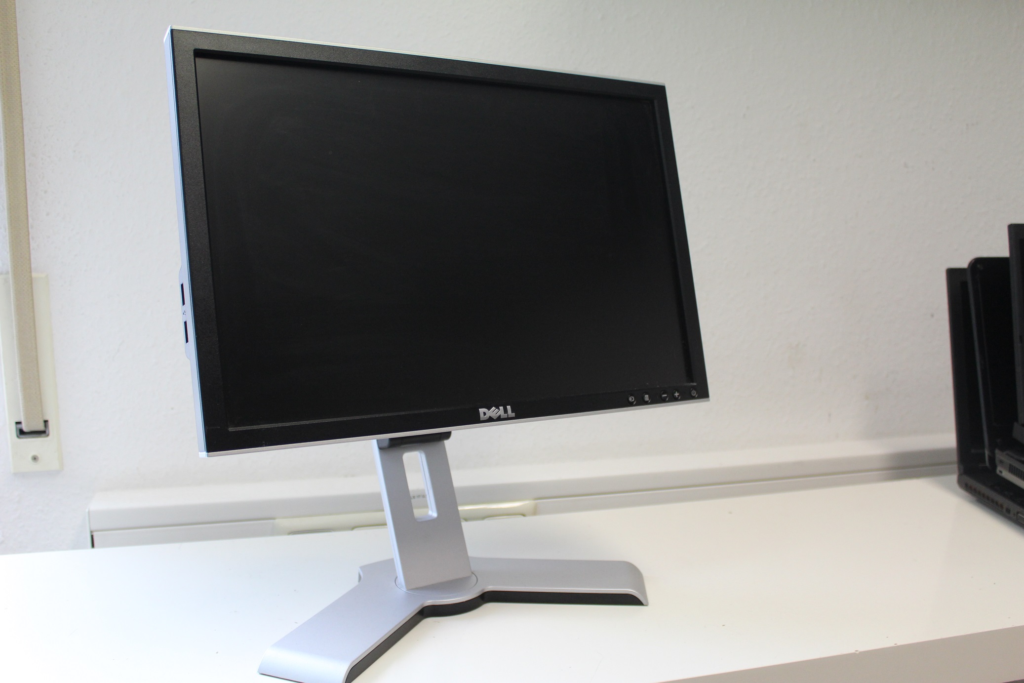 Dell UltraSharp 1908WFPf Monitor