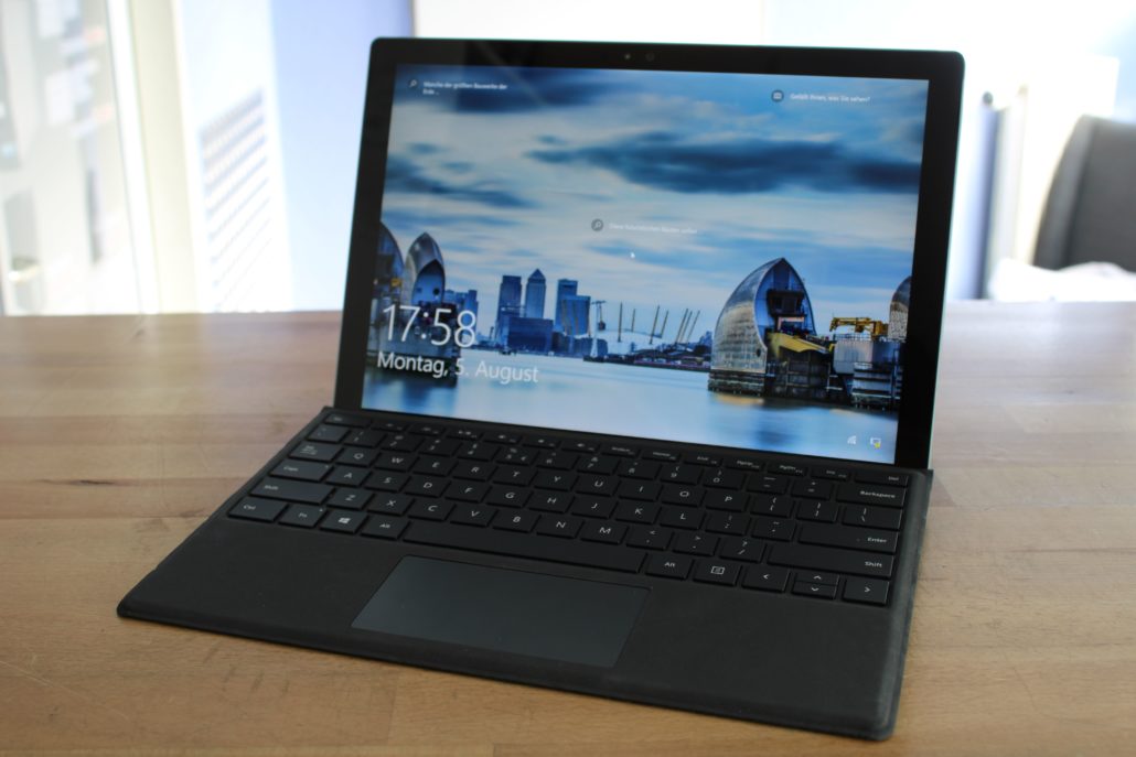 Microsoft Surface Pro 4 7AX-00003 31,2 cm Touchscreen Tablet-PC silber:  Amazon.de: Computer & Zubehör