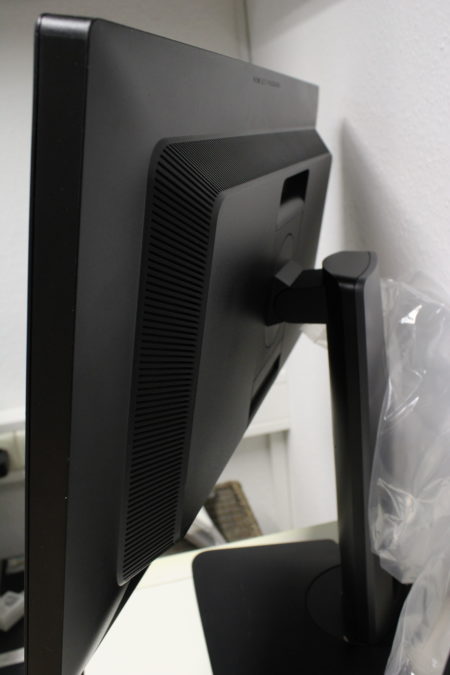 HP Compaq Z30i IPS LED 30" Monitor 2560x1600 DisplayPort HDMI – Bild 2