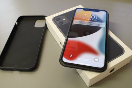 Apple iPhone 11 - 64GB - Schwarz (Ohne Simlock)