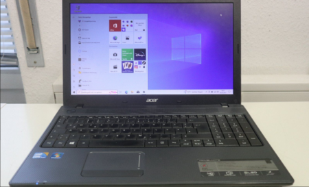 Acer Travelmate 5744 - 15,6" HD 2,53Ghz Intel I3 320GB Win10