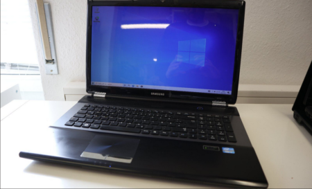 Samsung RC730 17,3" Notebook Core i7-2670QM 8GB 128SSD GT450M