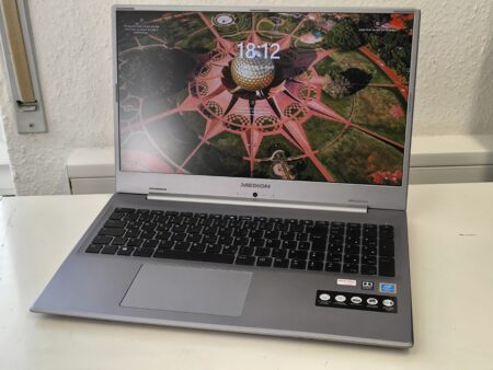 Medion Akoya S17403 - 17,3" FHD Intel 6405U 2,4GHz 8GB 256SSD 1TB