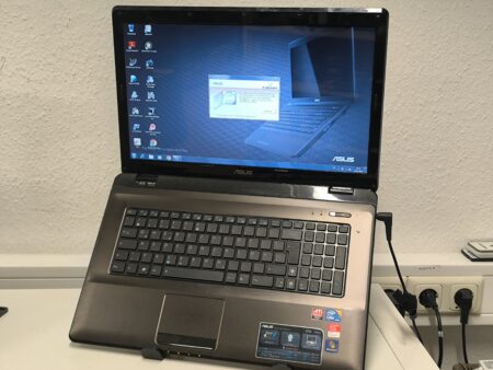 Asus K72JR 17,3" Windows 7 Gaming Notebook Intel Radeon 5470