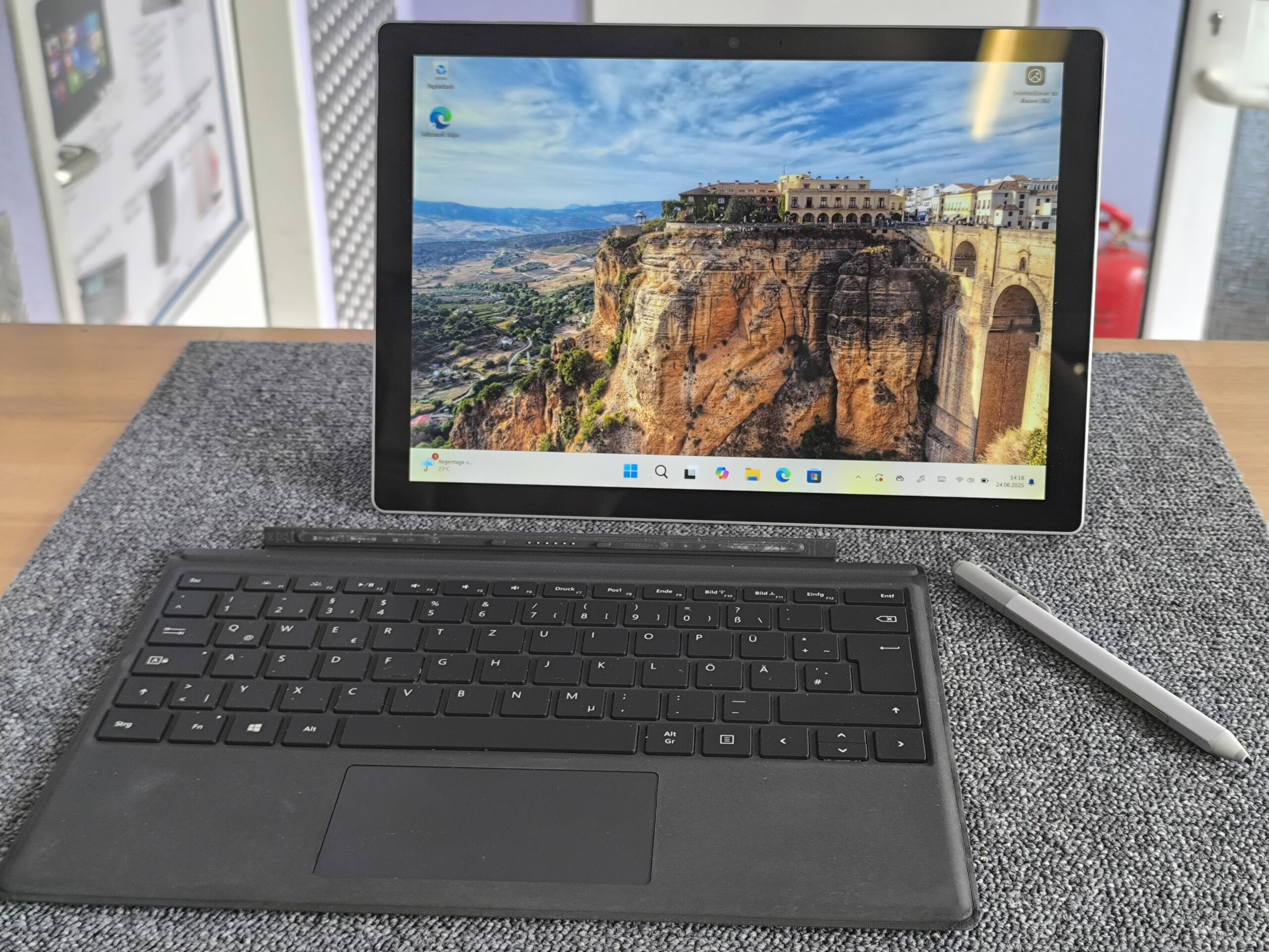 Microsoft Surface Pro 1796 Core m3-7Y30 4GB 128GB Win11 +Stift – Bild 2