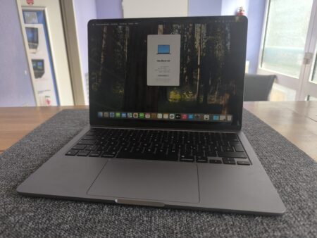 Apple MacBook Air 2022 A2681 M2 Prozessor 13" 8GB 256GB SSD