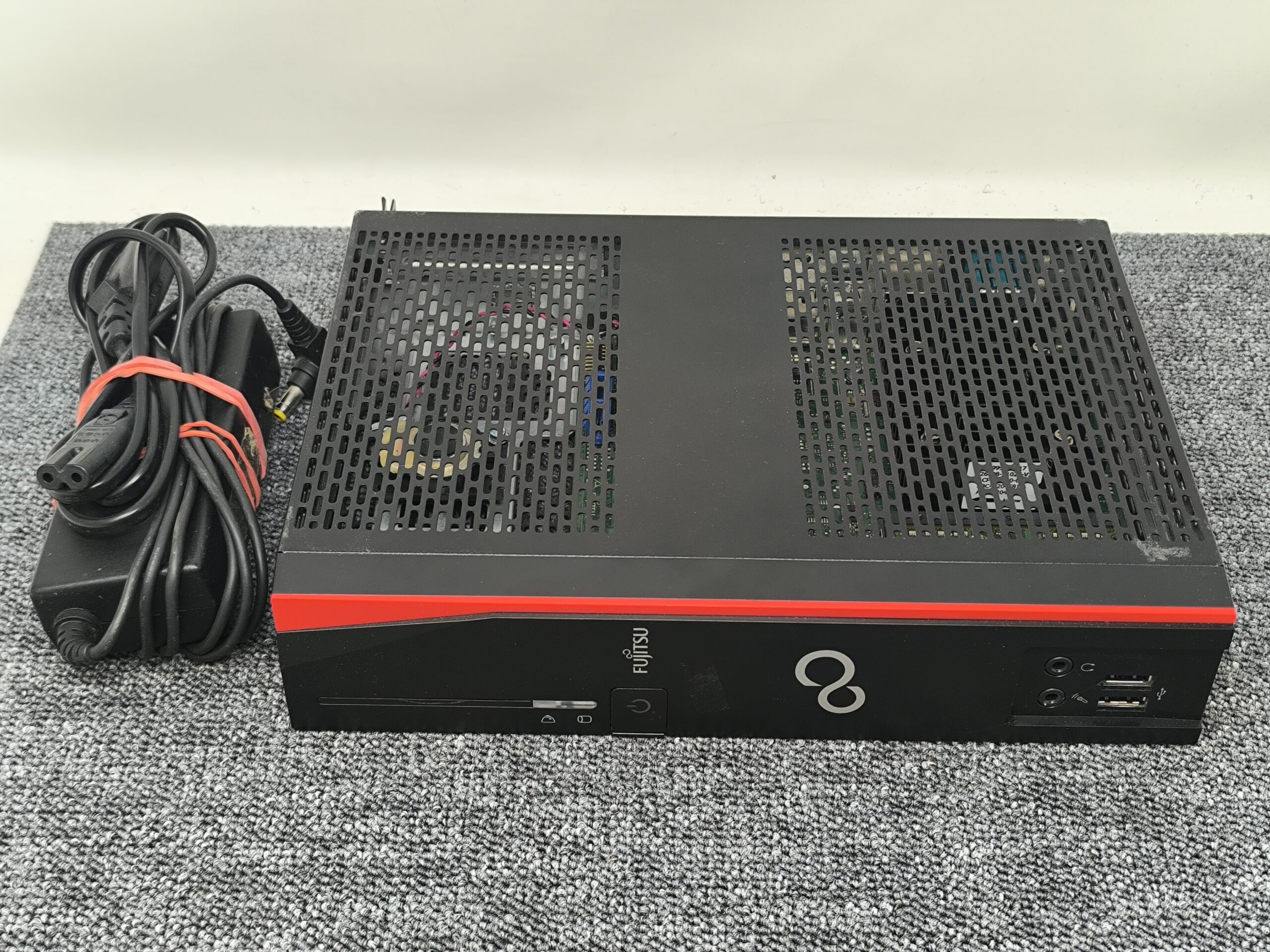 Fujitsu Futro S940n Pentium J5005 Quad Core 4GB RAM 32GB SSD