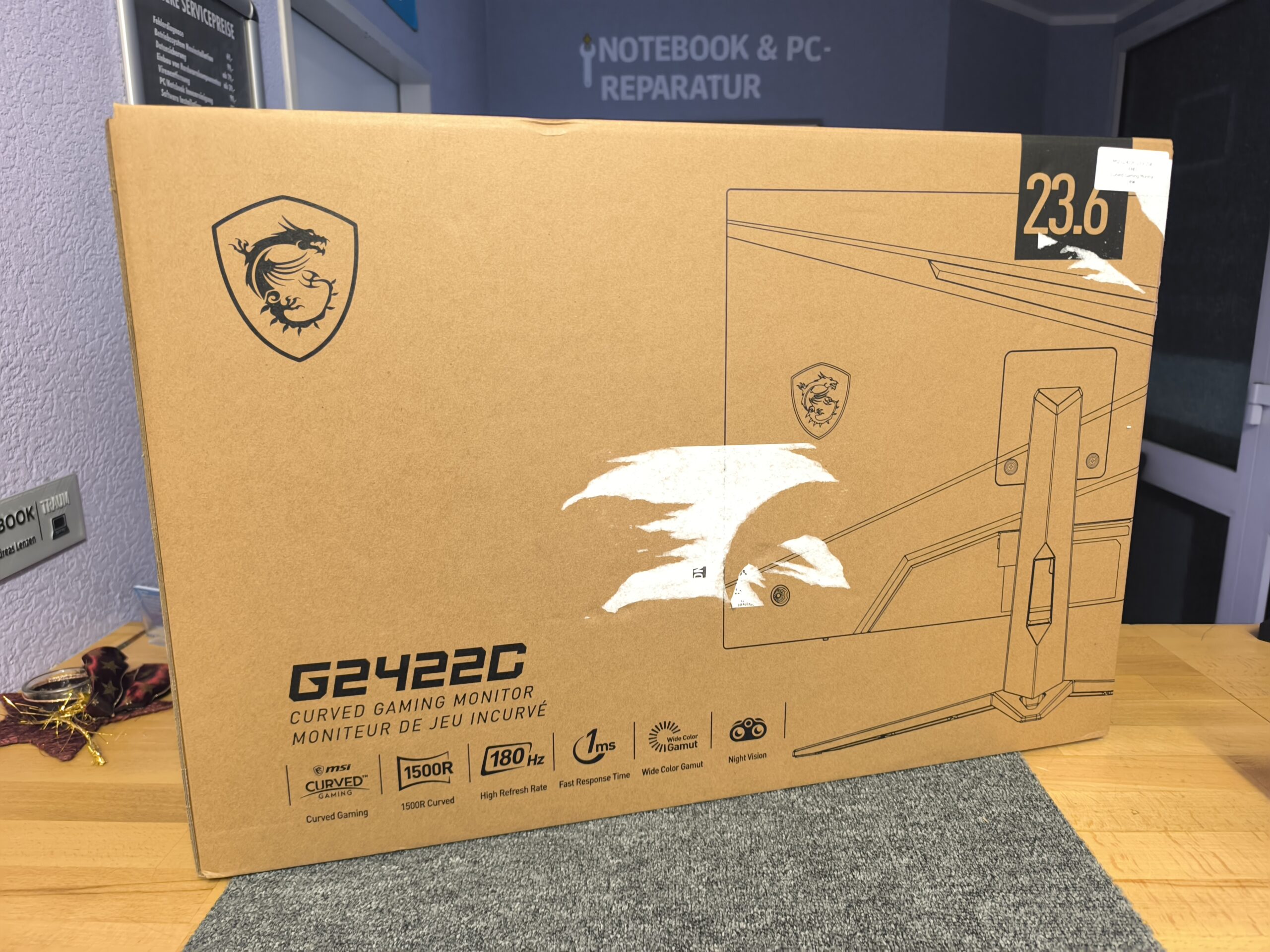 MSI G2422C 23,6 Zoll FHD Curved Gaming Monitor - 1500R 1920 x 1080 VA Panel, 180Hz / 1m