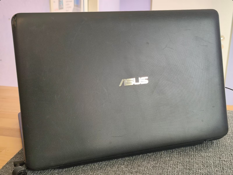 Asus X751L 17" Core i3-5005U 256G SSD 8GB RAM Win10 Notebook – Bild 2