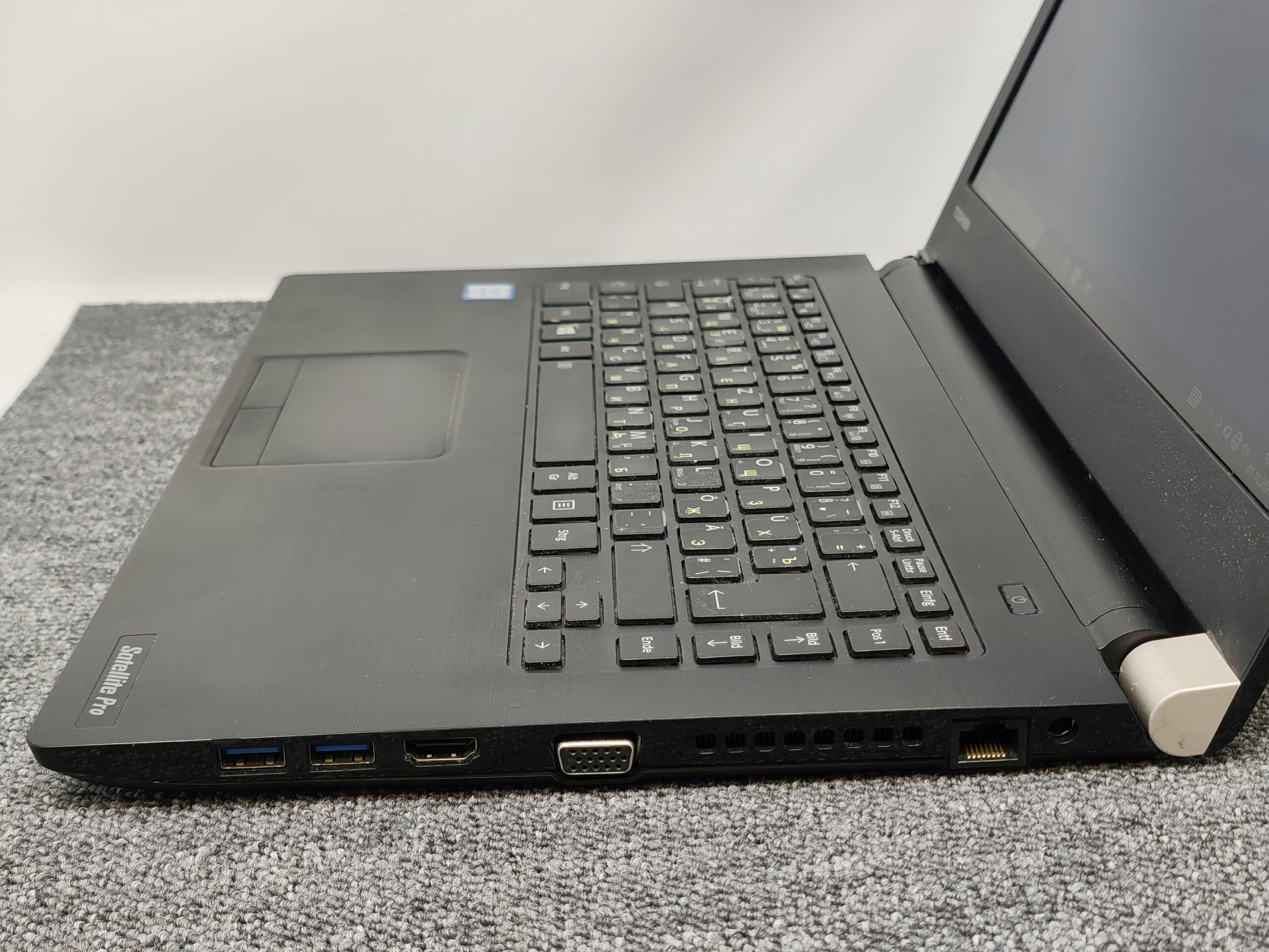 Toshiba Satellie Pro A40-C Core i5-6200U 8GB RAM 128GB SSD Win10 – Bild 3
