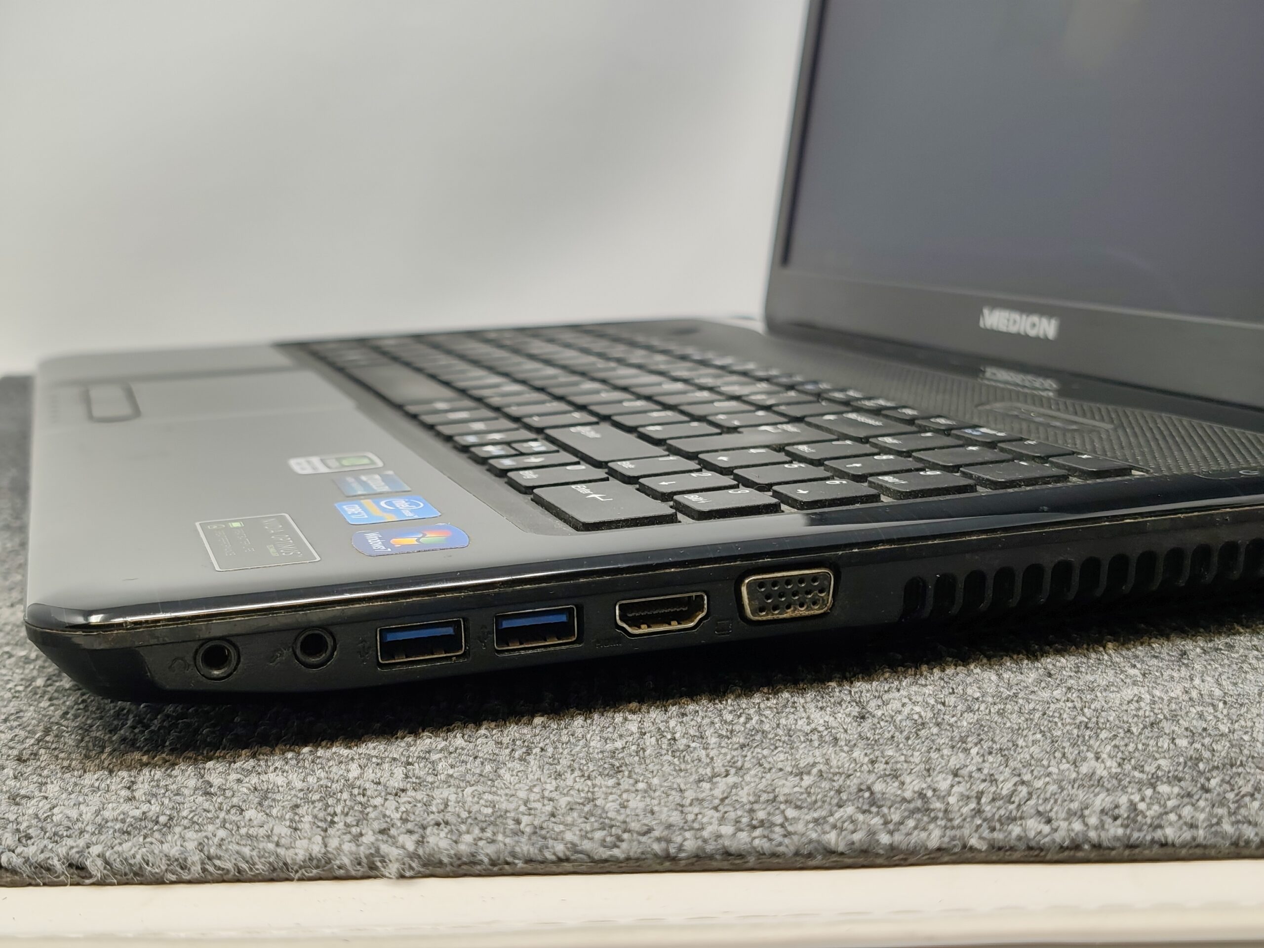 Medion Erazer X6816 | Retro Gaming Notebook | i7-2670QM | GTX 570 – Bild 2