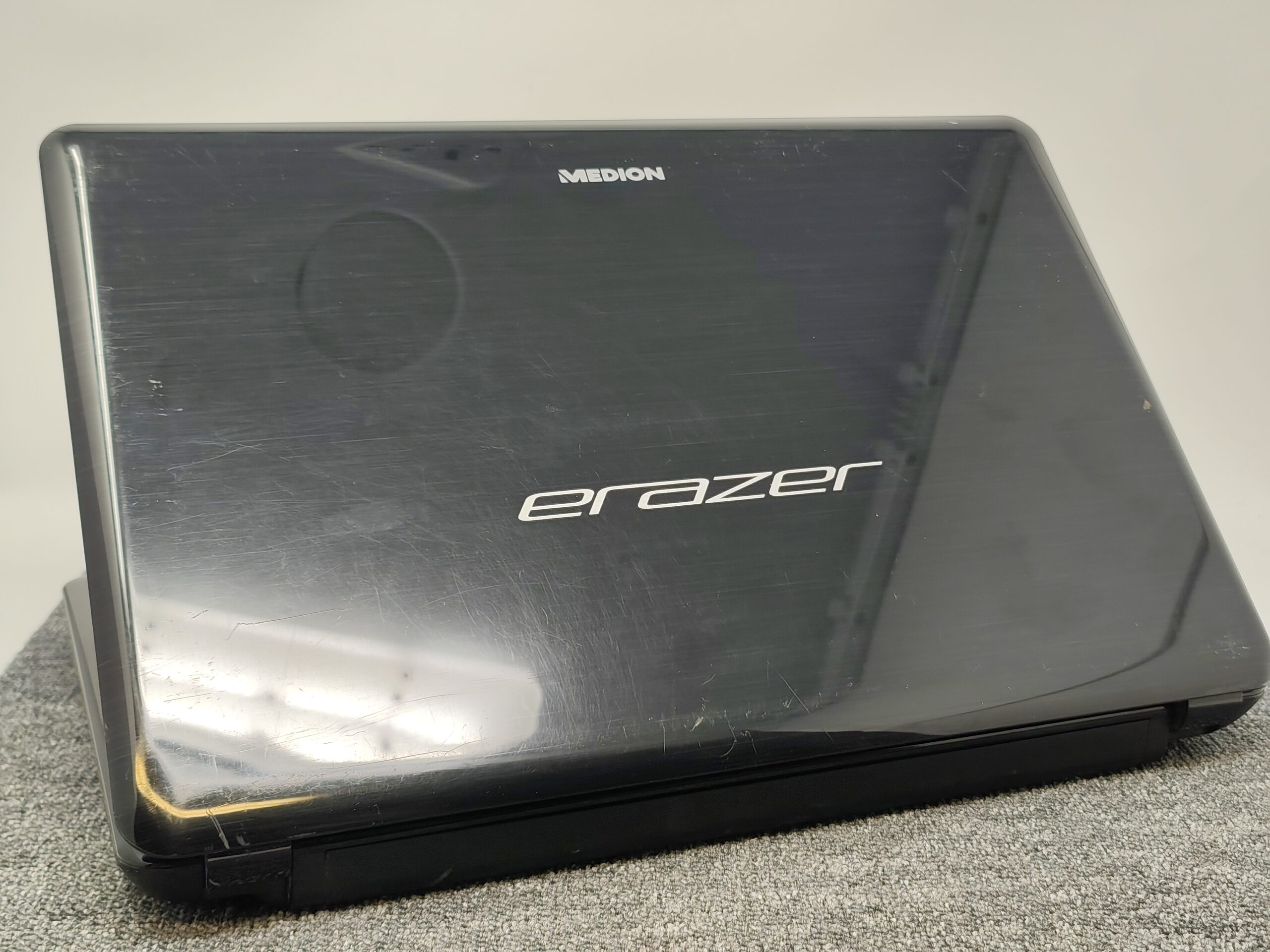 Medion Erazer X6816 | Retro Gaming Notebook | i7-2670QM | GTX 570 – Bild 4