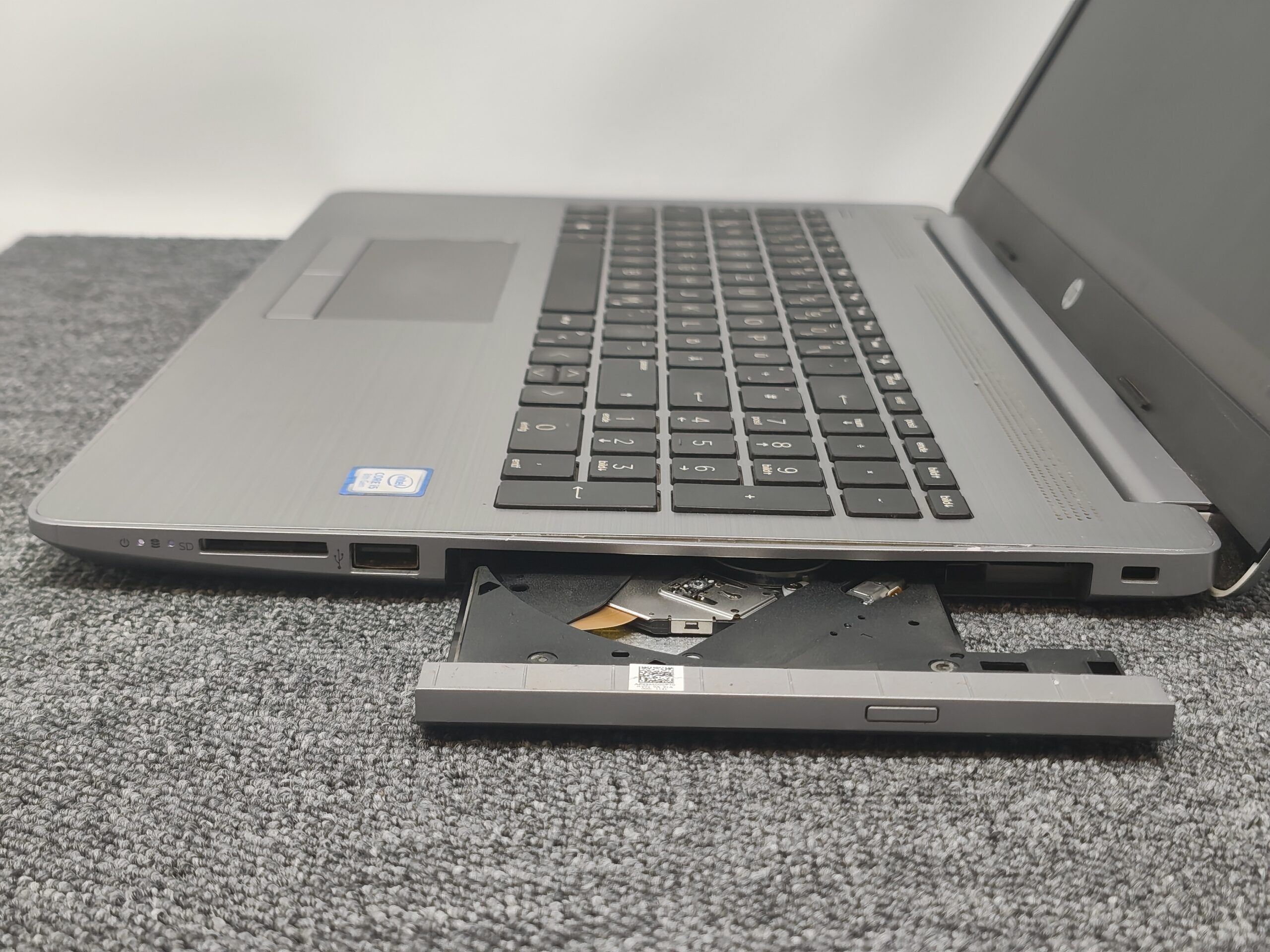 HP 250 G7 | 15,6" FHD | Intel i5-8265U | 8 GB RAM 256 GB SSD DVD – Bild 3