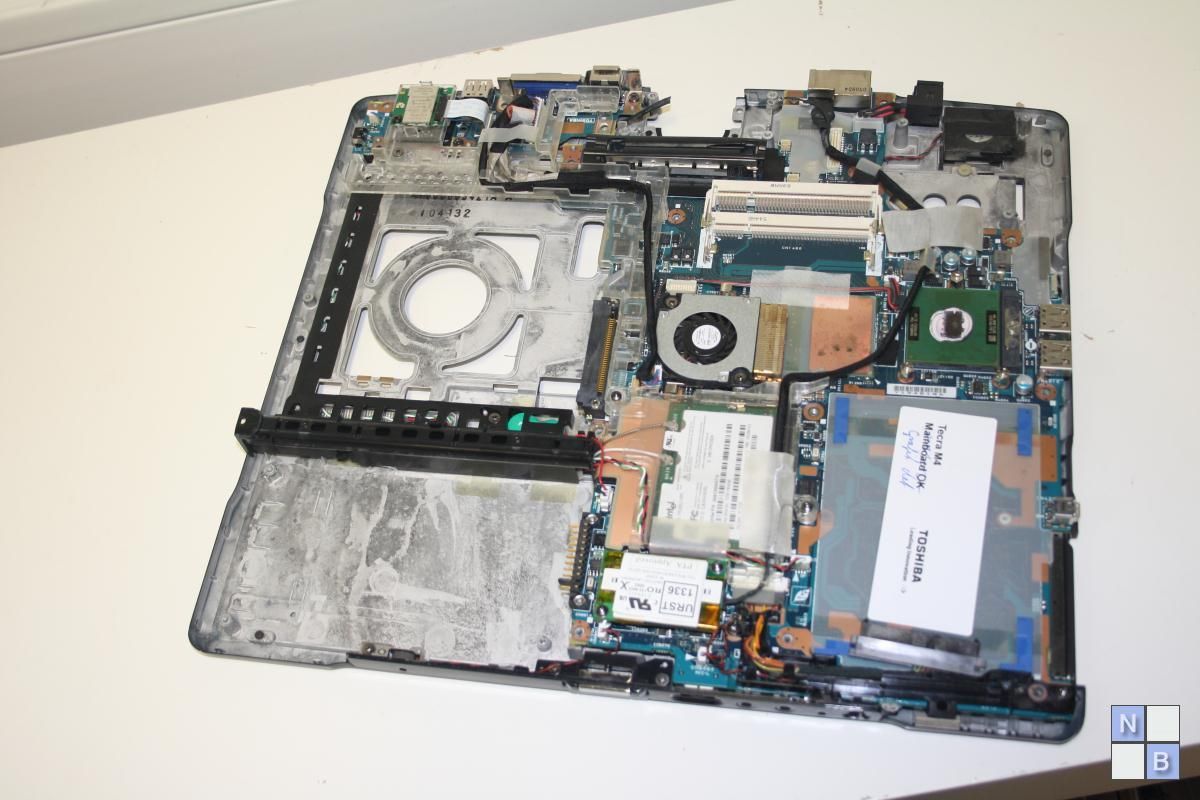 Toshiba Tecra M4 Motherboard Mainboard *Grafik defekt* Touchpad PALM